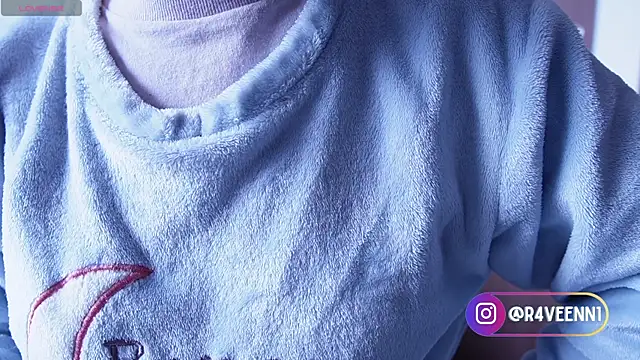 Snapshot of R4-V3N chatting on March 2025 07:44:02 PM R4-V3N online show from March 2025 07:44:02 PM