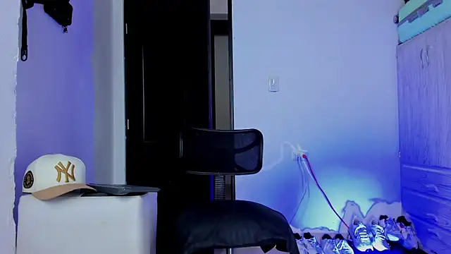 AlexanderEscobar7 online show from May 2026 08:52:02 AM