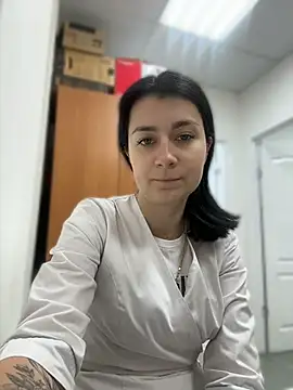 Snapshot of MissElya chatting on June 2026 04:04:02 PM MissElya online show from June 2026 04:04:02 PM