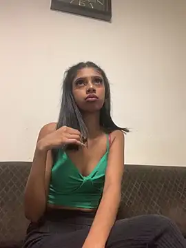 OnlyYours Leah online show from May 2026 08:25:01 PM