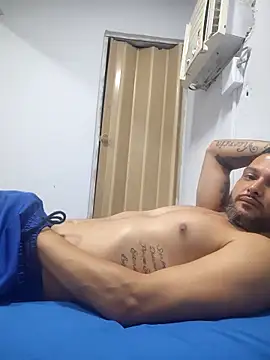 Lucasnono online show from May 2026 07:41:01 PM
