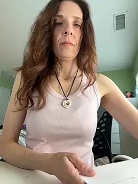 Raevyn online show from May 2026 05:01:01 PM