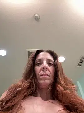 Raevyn online show from May 2026 04:31:02 AM