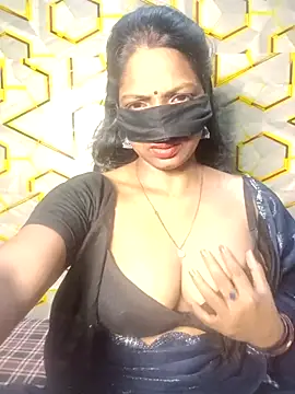 Juli 80 online show from July 2026 06:07:01 PM