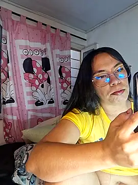 ZoeMorettii online show from June 2026 09:05:02 PM