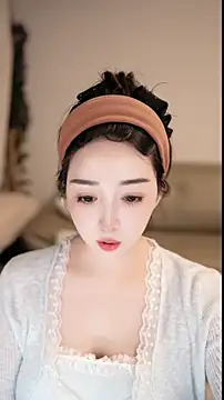 singer-wenwan online show from June 2026 12:40:01 PM