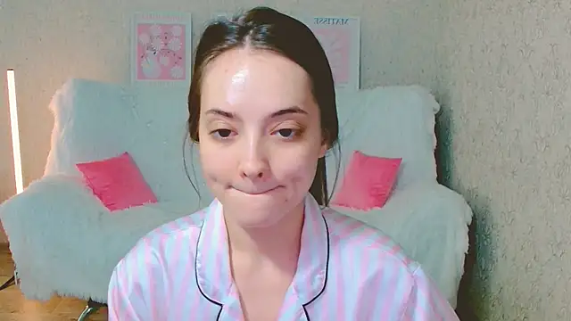 Snapshot of SiennaMia chatting on June 2026 04:13:01 AM SiennaMia online show from June 2026 04:13:01 AM