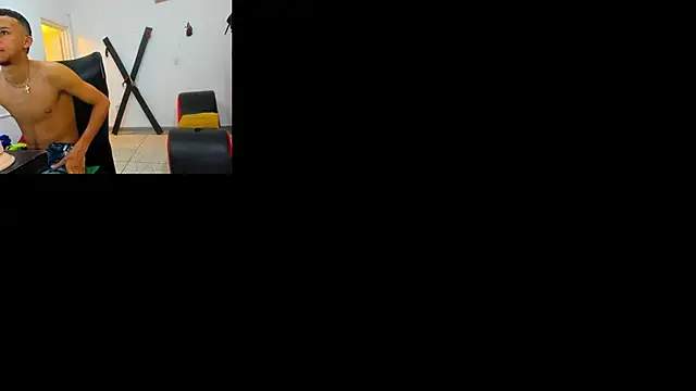 Snapshot of friends_lust_latin chatting on May 2026 07:12:02 PM friends lust latin online show from May 2026 07:12:02 PM