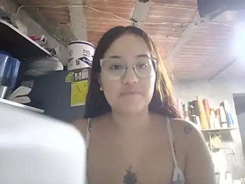 Snapshot of Baby_Lizzie chatting on May 2026 02:18:01 AM Baby Lizzie online show from May 2026 02:18:01 AM