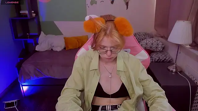FoxxyyPolly online show from June 2026 05:32:02 AM