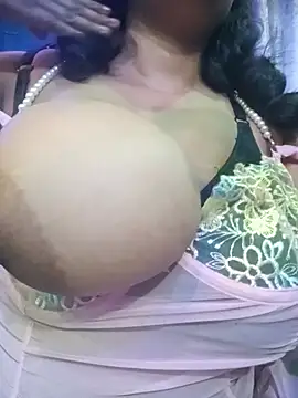 Safiyaaajj online show from May 2026 10:55:02 AM