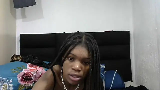 Snapshot of PetiteBarbie_05 chatting on May 2026 06:22:02 AM PetiteBarbie 05 online show from May 2026 06:22:02 AM