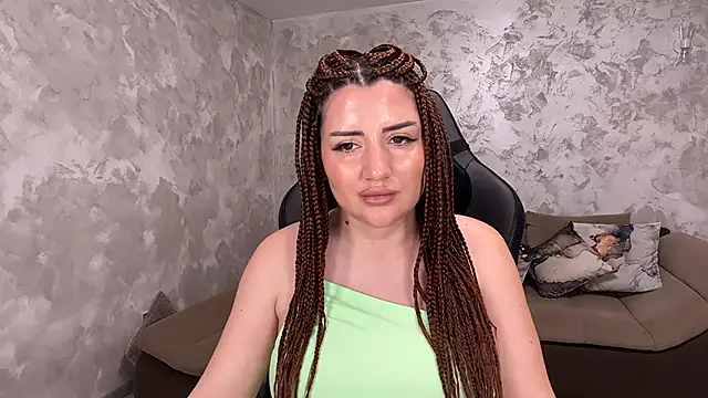 Snapshot of SophiePale chatting on February 2025 09:14:01 PM SophiePale online show from February 2025 09:14:01 PM