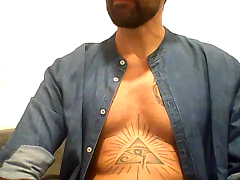 Alessandromagno8 online show from May 2026 03:40:02 PM