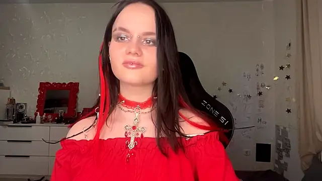 Tailor Kayka online show from May 2026 03:39:02 PM