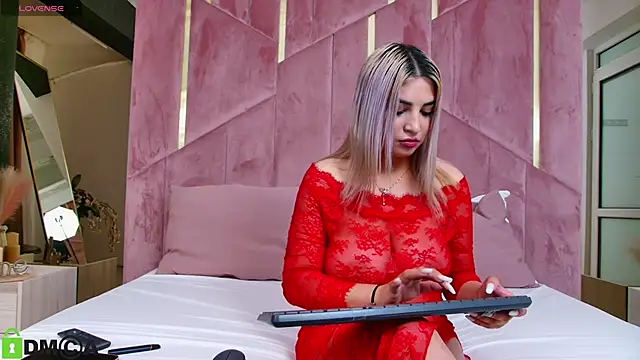 SiellaDolce online show from June 2026 06:11:01 PM