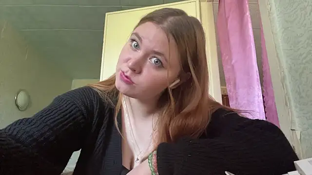 Violette Iguina online show from May 2026 08:31:01 AM