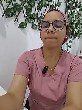 alanahot94 online show from July 2026 04:20:01 PM