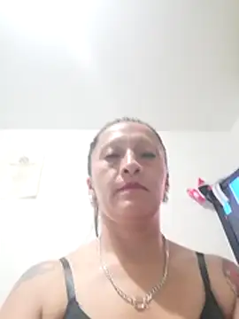 Snapshot of Vely_ chatting on June 2026 02:24:02 AM Vely online show from June 2026 02:24:02 AM
