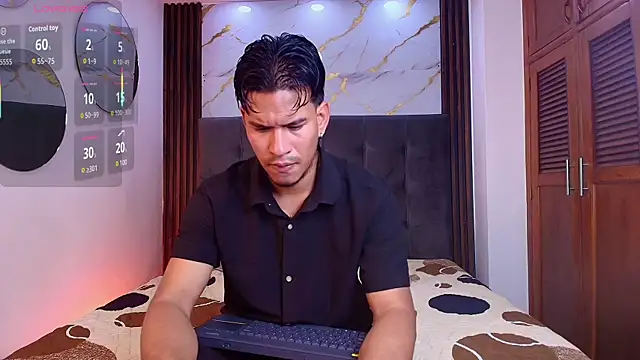 Snapshot of JacobWolf__ chatting on July 2026 07:53:01 PM JacobWolf online show from July 2026 07:53:01 PM