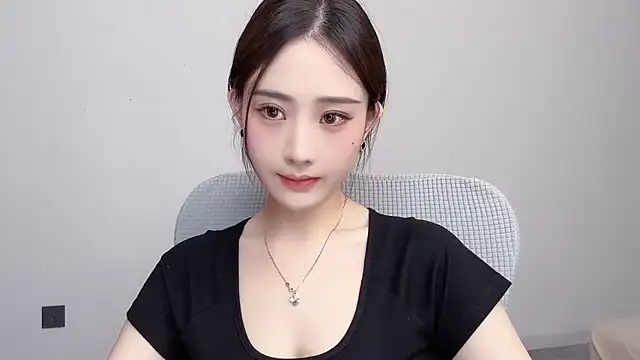  222Mia online show from June 2026 04:47:01 AM
