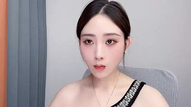  222Mia online show from June 2026 08:35:01 AM