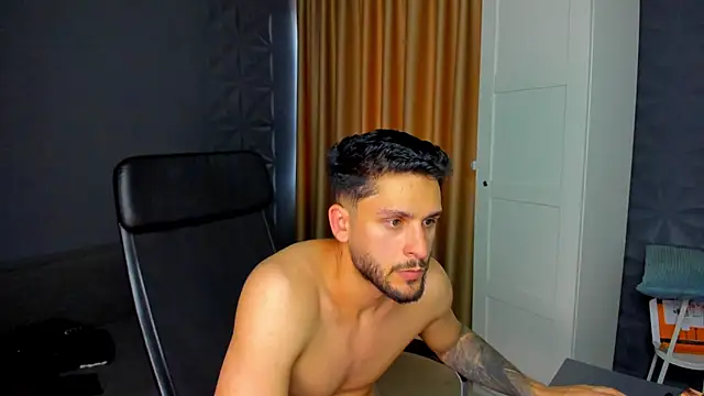 TroyWadee online show from May 2026 04:33:02 PM