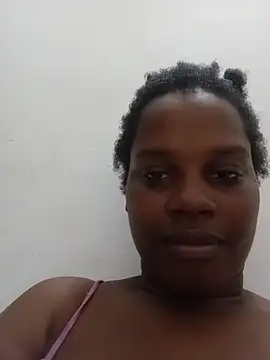 Snapshot of momspretty chatting on May 2026 02:26:01 PM momspretty online show from May 2026 02:26:01 PM