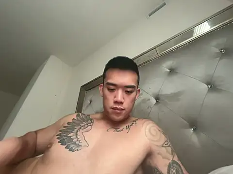 dlasian1998 online show from June 2026 06:32:02 PM