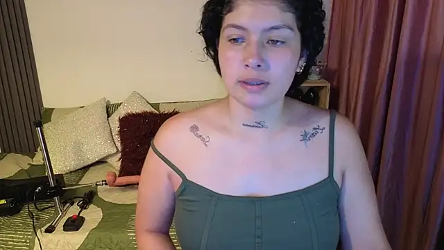 LadyVelvett online show from May 2026 02:27:02 PM