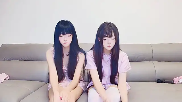 guoguo-888 online show from June 2026 04:03:01 AM