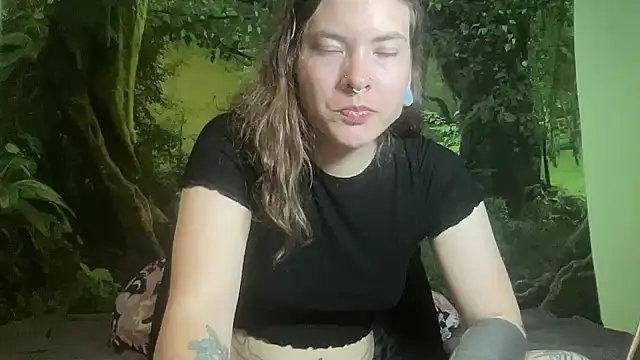 Snapshot of mo0ngoddess chatting on March 2026 03:44:01 AM mo0ngoddess online show from March 2026 03:44:01 AM