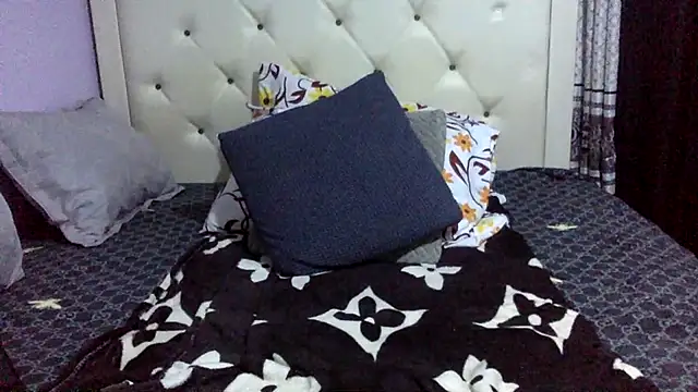 creamyamber online show from September 2025 03:12:01 AM