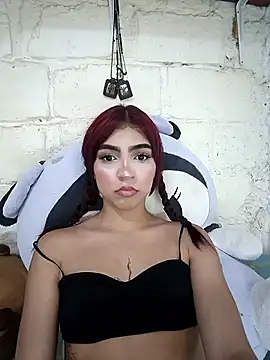 Snapshot of OniGirls chatting on May 2026 01:14:02 AM OniGirls online show from May 2026 01:14:02 AM