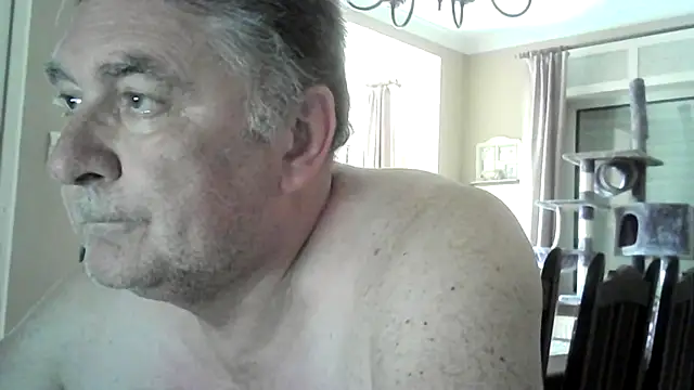 Snapshot of edje59a chatting on April 2026 06:14:02 AM edje59a online show from April 2026 06:14:02 AM
