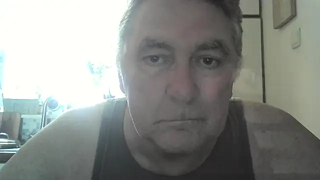 Snapshot of edje59a chatting on July 2026 07:05:02 AM edje59a online show from July 2026 07:05:02 AM