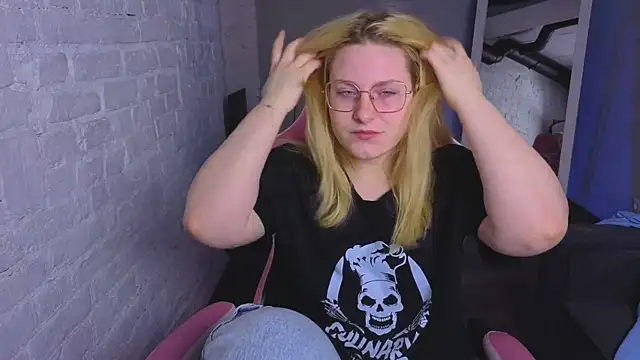 StellaVanilla online show from May 2026 01:31:01 PM