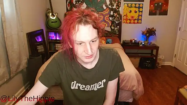 Snapshot of lilythehippie chatting on May 2026 05:32:02 PM lilythehippie online show from May 2026 05:32:02 PM