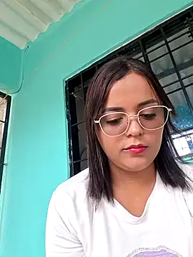 Snapshot of Meliqueen-14 chatting on May 2026 03:20:02 PM Meliqueen-14 online show from May 2026 03:20:02 PM