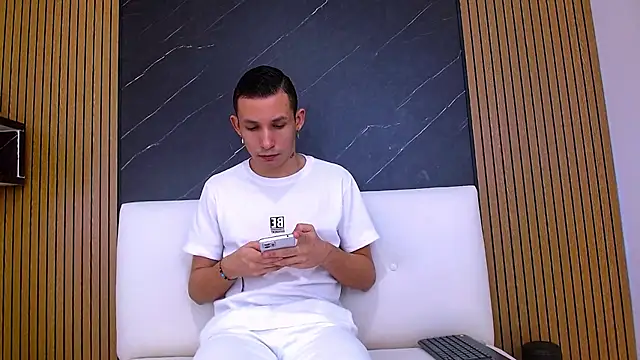 Isak Berekoa online show from June 2026 11:03:02 AM