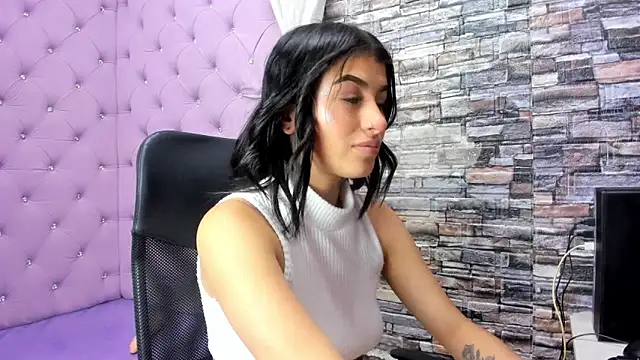 haileypetite online show from May 2026 01:06:01 PM