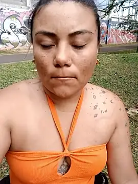 Sexy macarena outdoors online show from May 2026 08:46:01 PM