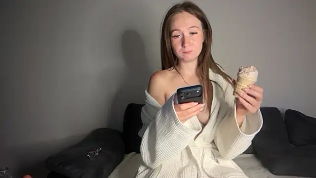 Freyastimeee online show from June 2026 12:02:02 AM