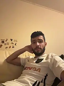 Snapshot of Z-man- chatting on May 2026 11:13:01 PM Z-man- online show from May 2026 11:13:01 PM