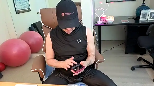 Snapshot of hotdadbod chatting on May 2026 09:42:01 PM hotdadbod online show from May 2026 09:42:01 PM