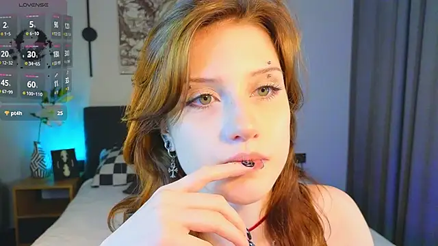 Snapshot of vampi_queen chatting on May 2026 05:10:01 PM vampi queen online show from May 2026 05:10:01 PM