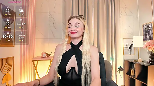Snapshot of Mila__Lux chatting on June 2026 08:55:02 PM Mila Lux online show from June 2026 08:55:02 PM