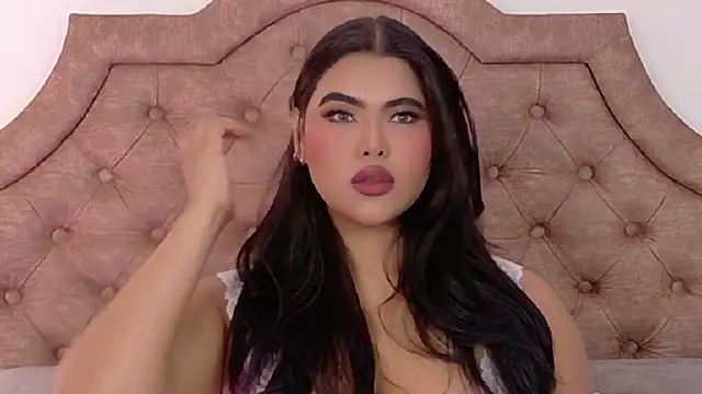 Snapshot of SophiaCollinss chatting on June 2026 07:59:01 PM SophiaCollinss online show from June 2026 07:59:01 PM