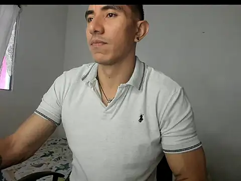 aquiles04 online show from June 2026 01:57:02 PM