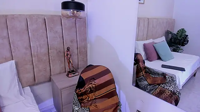 DinahCarter online show from June 2026 12:41:02 PM
